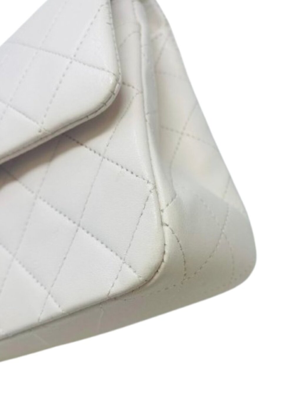 White Chanel Flap Bag Small Classic Flap White Lambskin Gold Hardware Vintage - Picture 9 of 15